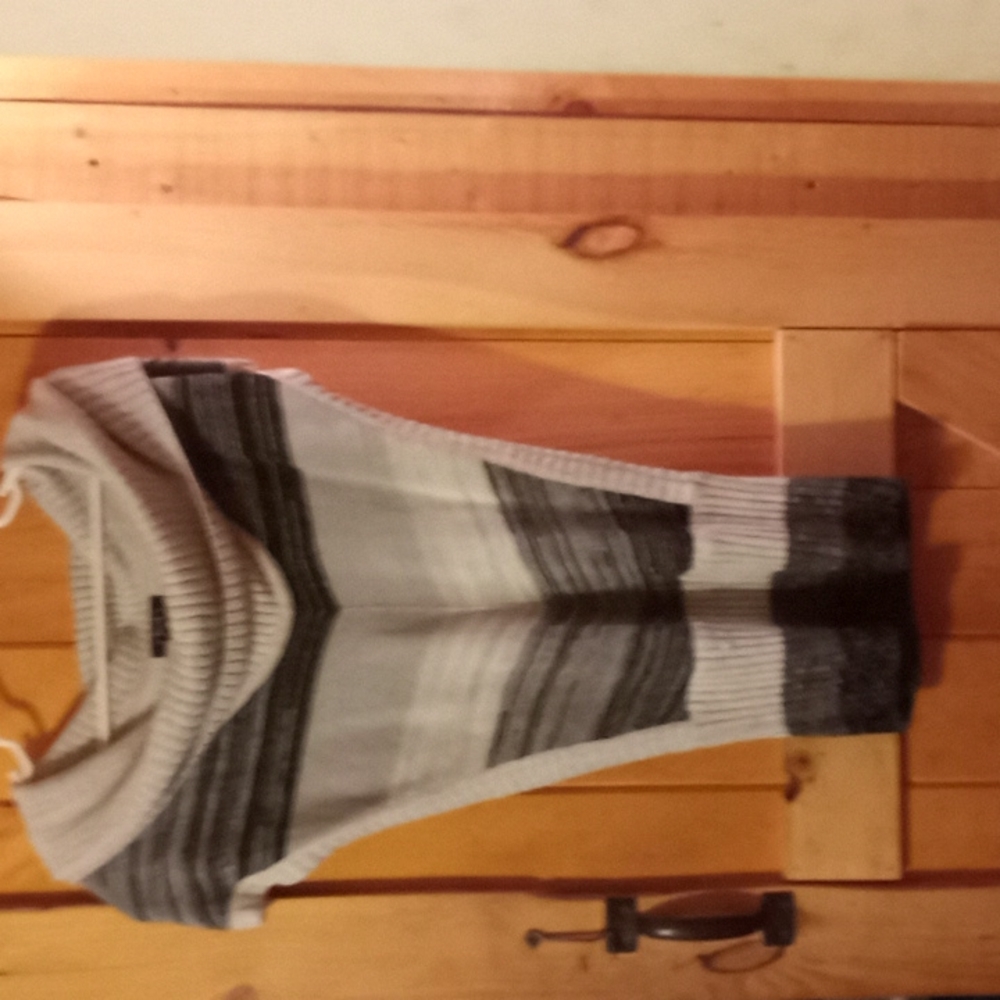 Size medium short sleeve sweater long